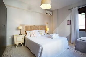 Live in Athens, Psyrri Central Apartments