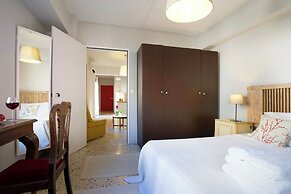 Live in Athens, Psyrri Central Apartments