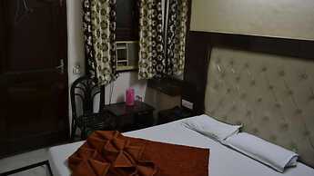 Lord Krishna Hotel Dx. Inn