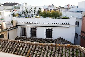 Guzman El Bueno Suites