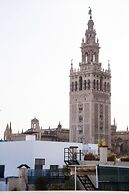 Guzman El Bueno Suites