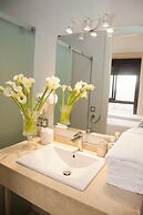 Guzman El Bueno Suites