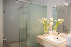 Guzman El Bueno Suites