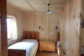 Ferienwohnungen am Berg - Almhütte Alfen