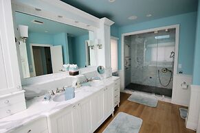 Luxury Oceanfront Estate