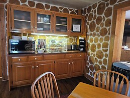 Settlement Courtyard Inn & Lavender Spa