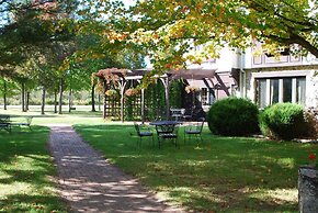 Settlement Courtyard Inn & Lavender Spa