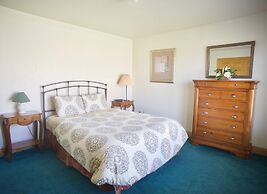 Settlement Courtyard Inn & Lavender Spa