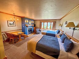 Settlement Courtyard Inn & Lavender Spa