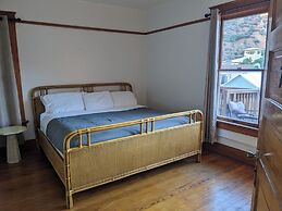 The Oliver House - Adults Only