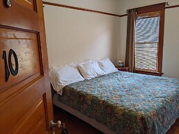 The Oliver House - Adults Only