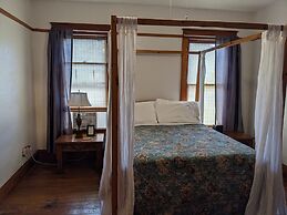 The Oliver House - Adults Only