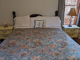 The Oliver House - Adults Only