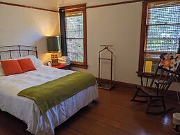 The Oliver House - Adults Only