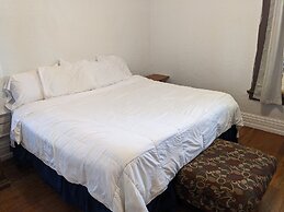 The Oliver House - Adults Only