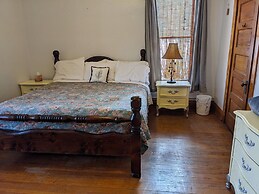 The Oliver House - Adults Only