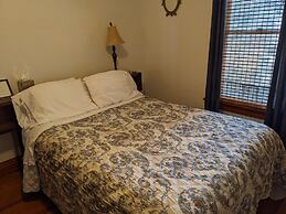 The Oliver House - Adults Only