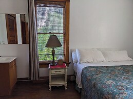 The Oliver House - Adults Only