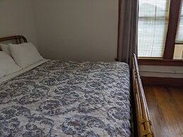 The Oliver House - Adults Only