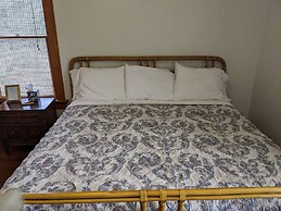 The Oliver House - Adults Only