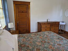 The Oliver House - Adults Only