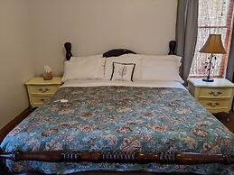 The Oliver House - Adults Only