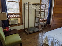 The Oliver House - Adults Only