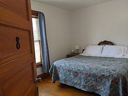 The Oliver House - Adults Only