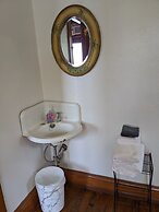 The Oliver House - Adults Only