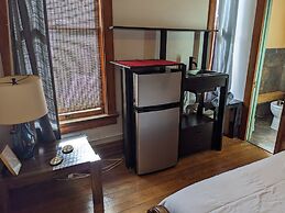 The Oliver House - Adults Only