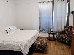 The Oliver House - Adults Only