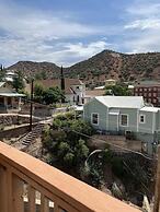 The Oliver House - Adults Only