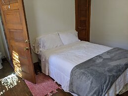 The Oliver House - Adults Only