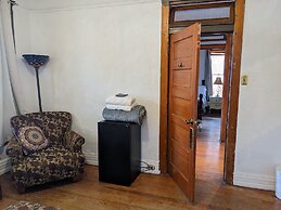 The Oliver House - Adults Only