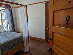 The Oliver House - Adults Only