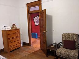 The Oliver House - Adults Only