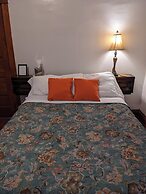 The Oliver House - Adults Only