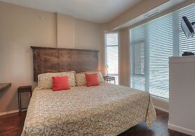 Sunset Waterfront Resort by KelownaGo