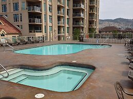 Sunset Waterfront Resort by KelownaGo