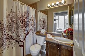 Sunset Waterfront Resort by KelownaGo