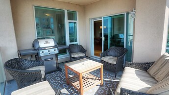 Sunset Waterfront Resort by KelownaGo