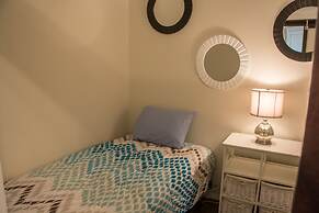 Sunset Waterfront Resort by KelownaGo