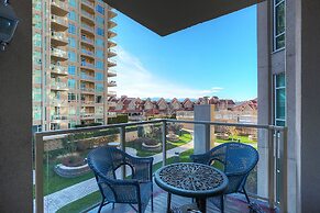 Sunset Waterfront Resort by KelownaGo