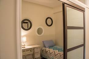 Sunset Waterfront Resort by KelownaGo