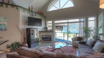 Discovery Bay by KelownaGo