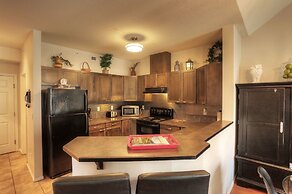 Discovery Bay by KelownaGo