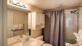 Discovery Bay by KelownaGo