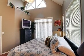 Discovery Bay by KelownaGo