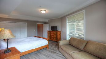 Discovery Bay by KelownaGo