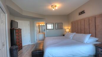 Discovery Bay by KelownaGo